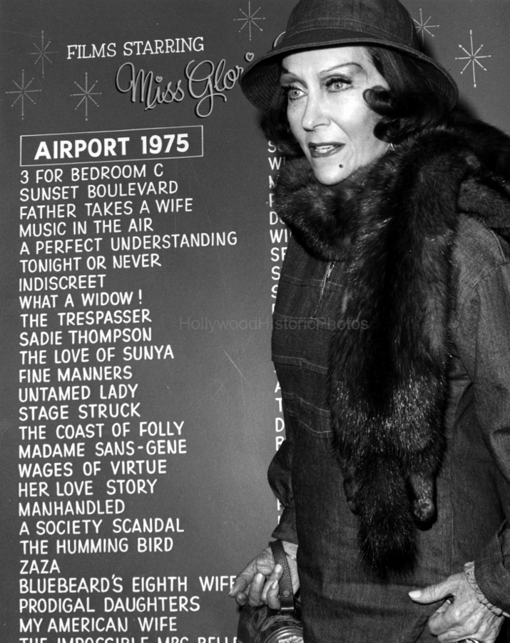 1975 Airport premiere wm.jpg